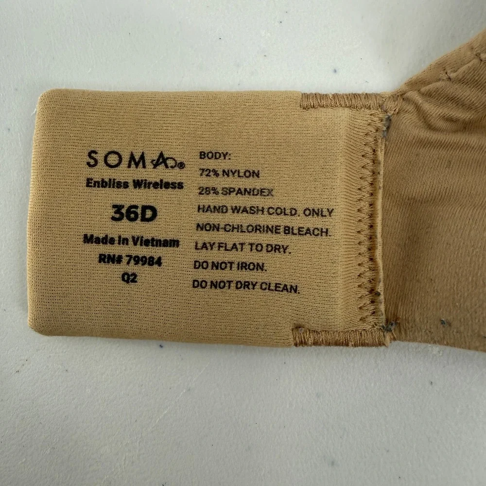 Soma Enbliss Wireless Bra Womens 36D Tan Nude Seamless Adjustable Straps